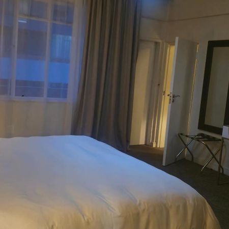 Ascot Hotel Йоханнесбург Экстерьер фото